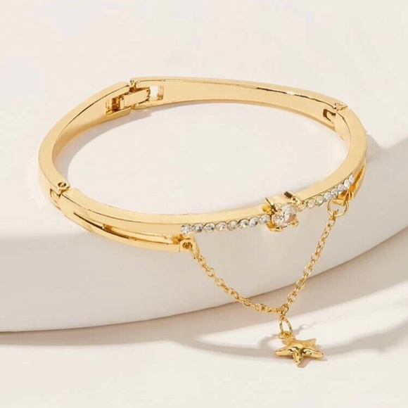 Dangling Star Bangle - Picture 2 of 7